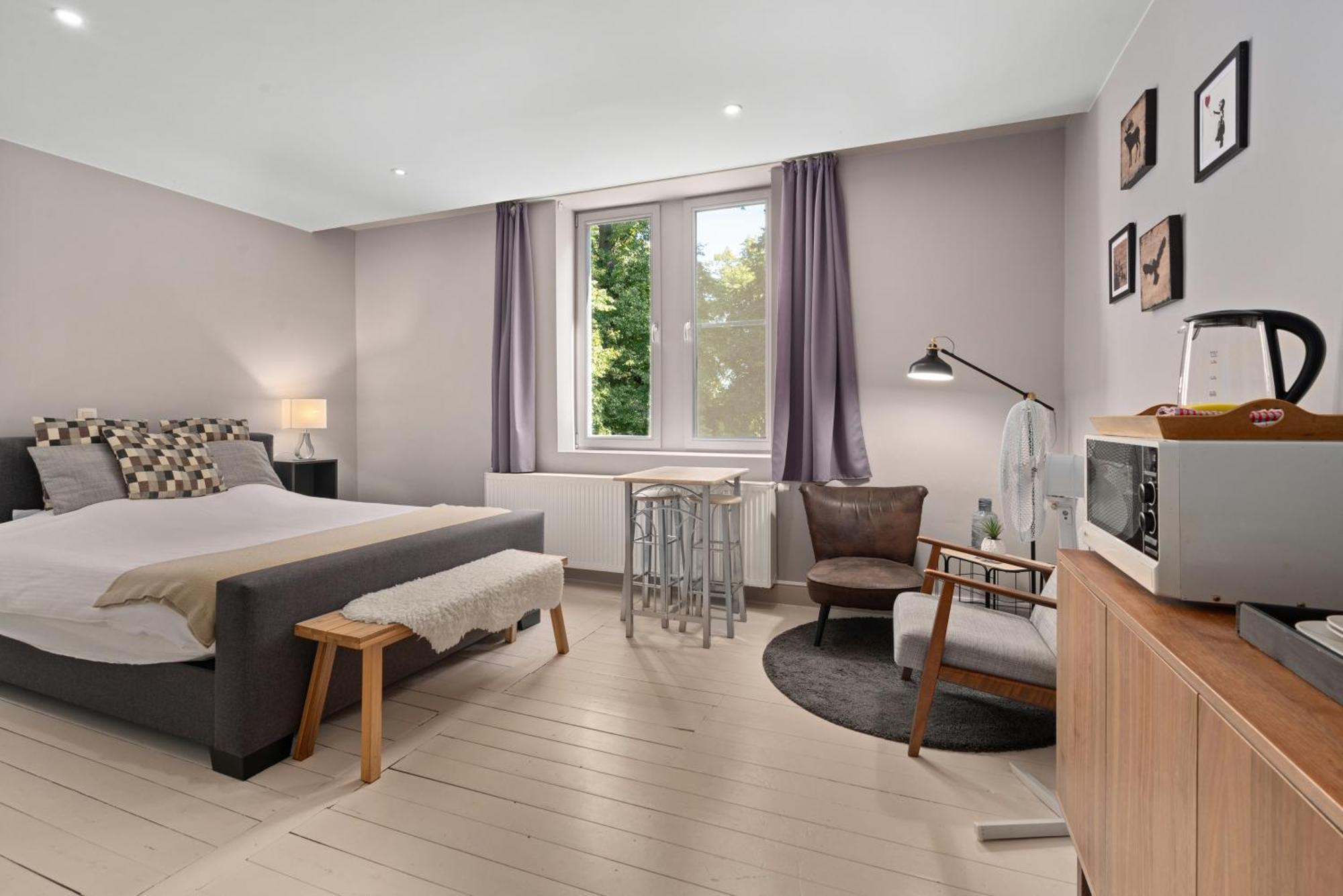 Spacious Guest Suites Near Historic Market - 5 Min Walk Brugge Bagian luar foto