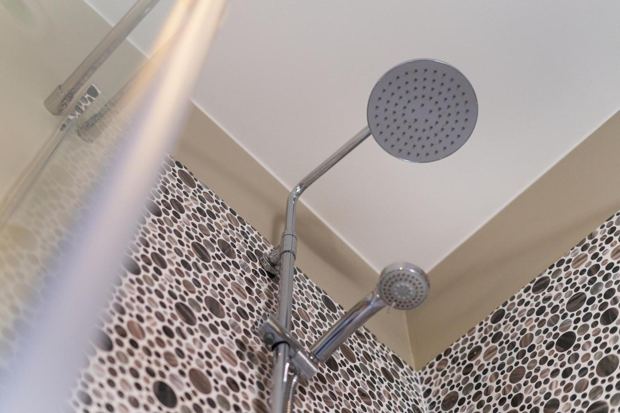 Spacious Guest Suites Near Historic Market - 5 Min Walk Brugge Bagian luar foto
