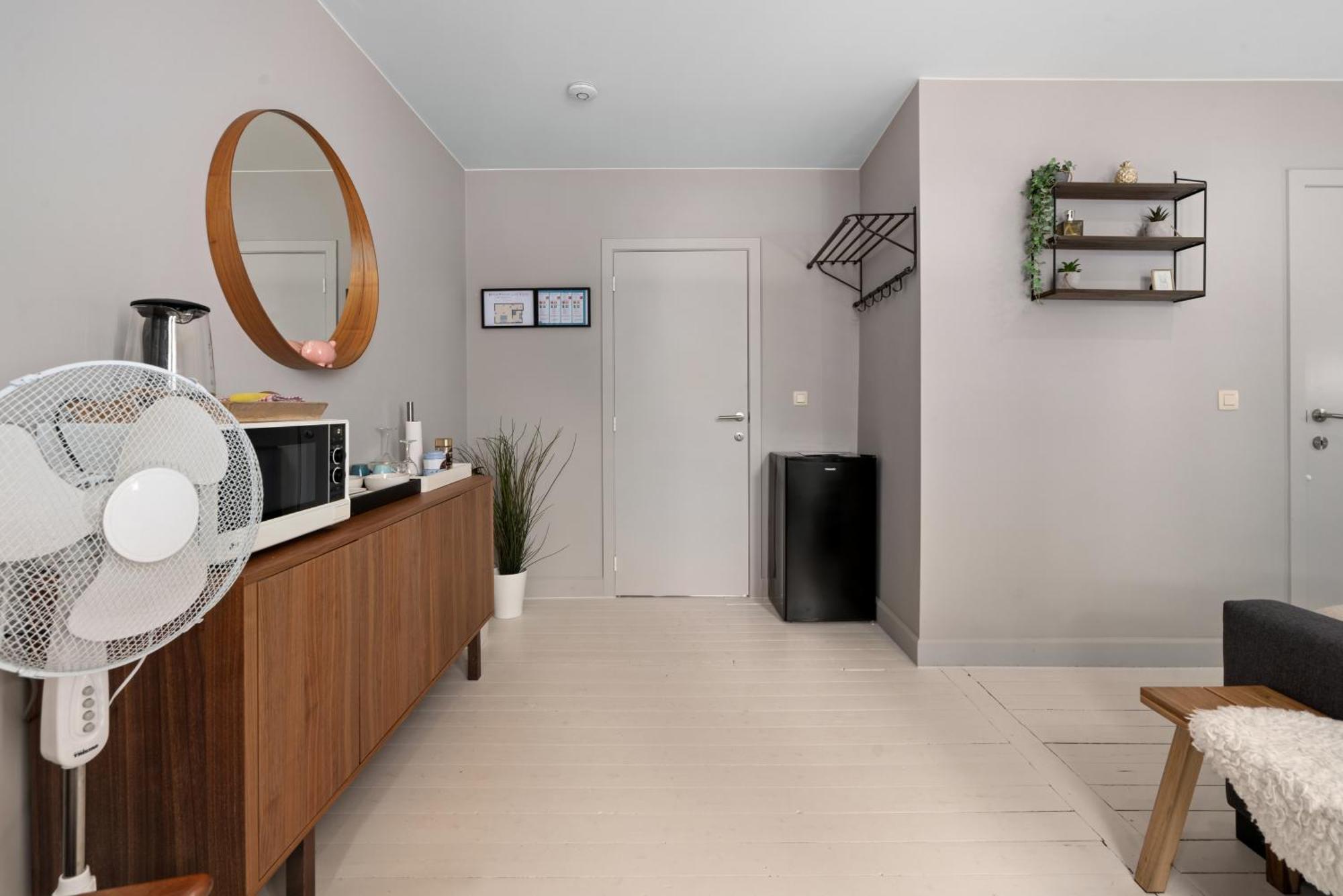 Spacious Guest Suites Near Historic Market - 5 Min Walk Brugge Bagian luar foto