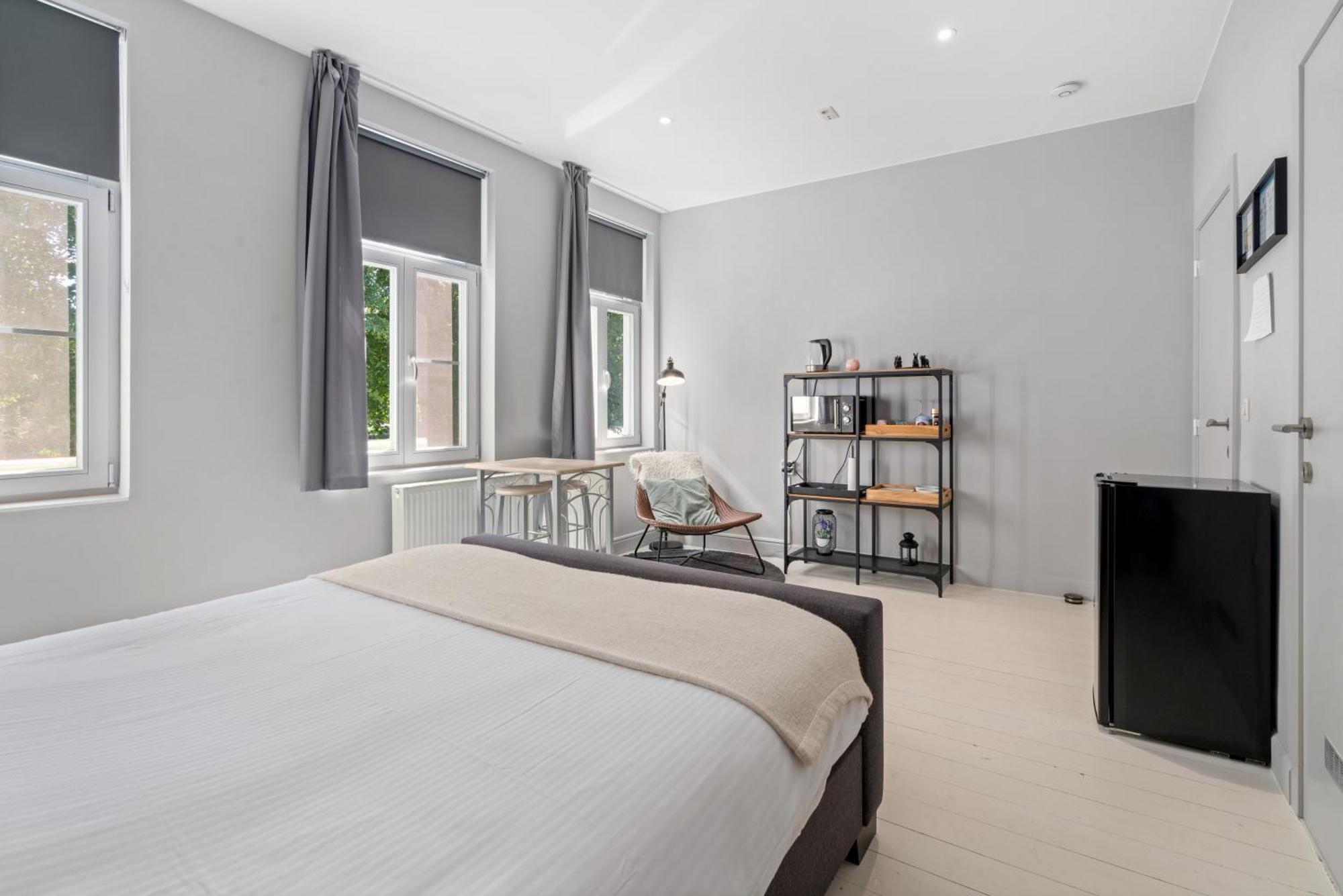 Spacious Guest Suites Near Historic Market - 5 Min Walk Brugge Bagian luar foto