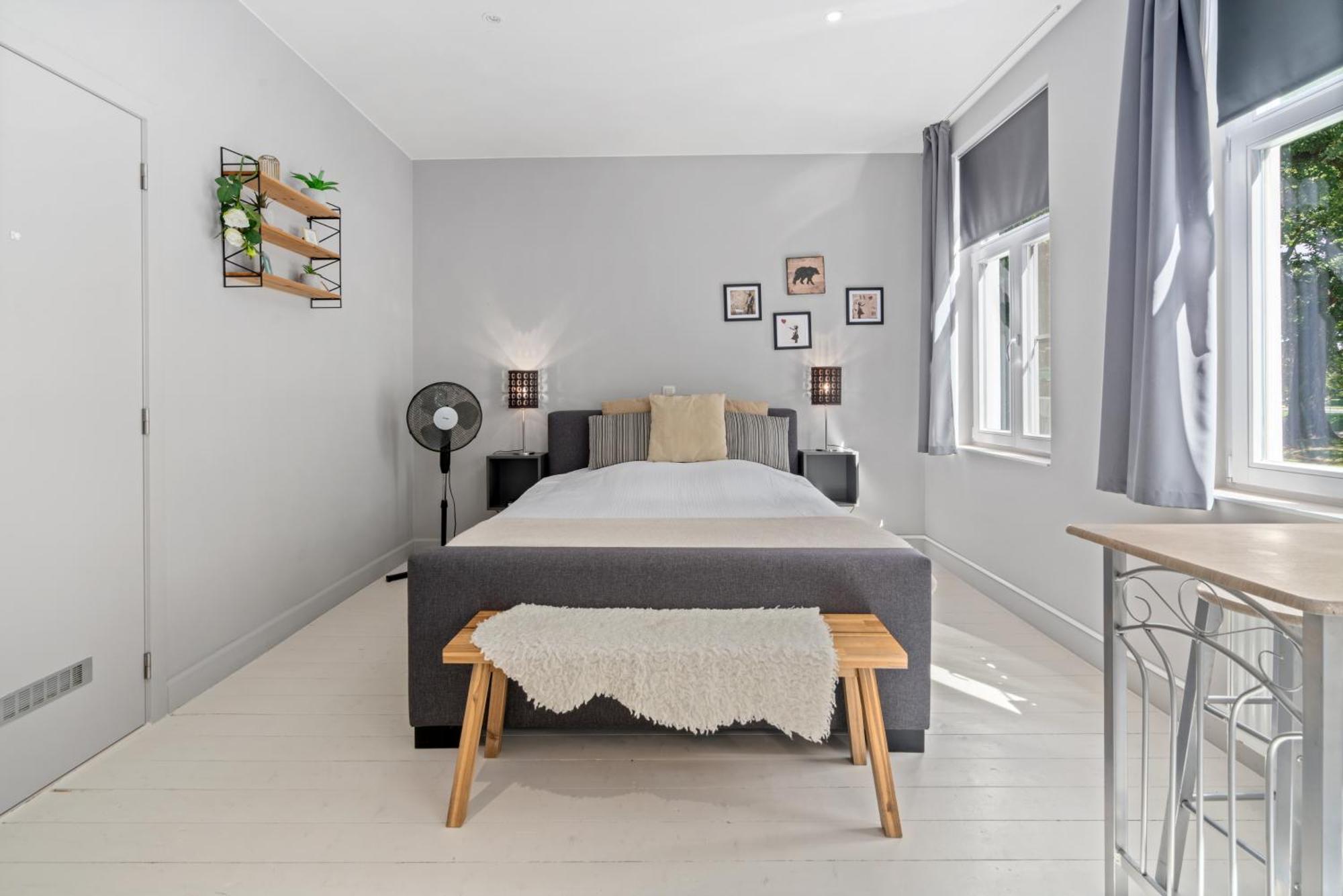 Spacious Guest Suites Near Historic Market - 5 Min Walk Brugge Bagian luar foto