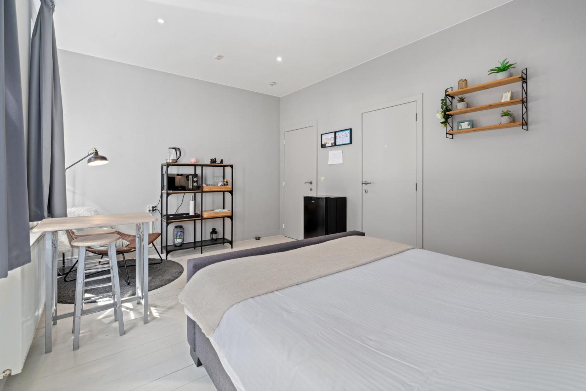 Spacious Guest Suites Near Historic Market - 5 Min Walk Brugge Bagian luar foto