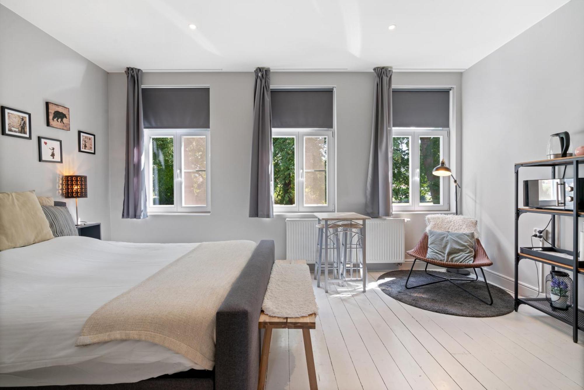Spacious Guest Suites Near Historic Market - 5 Min Walk Brugge Bagian luar foto